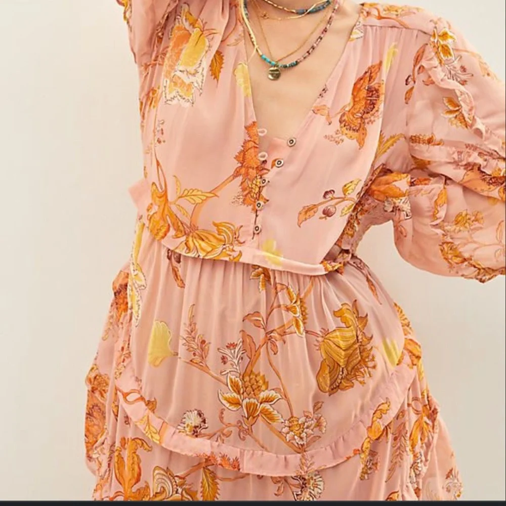 *Anthropologie Sheer Ruffled Tunic Blouse Size Medium - Picture 3 of 5